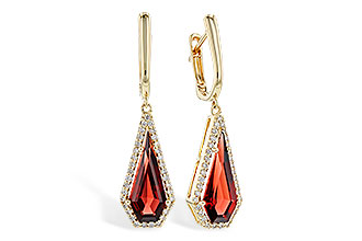 B300-93132: EARR 3.16 TW GARNET 3.40 TGW