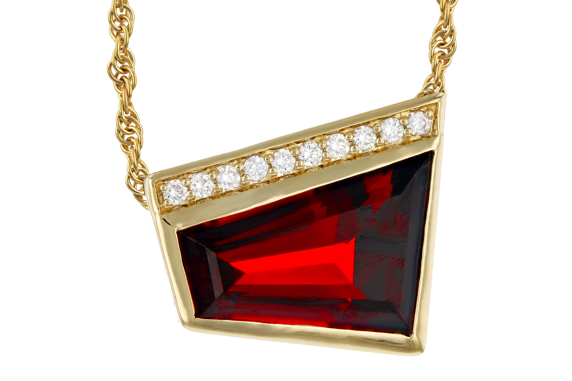 G302-74968: NECKLACE 3.92 GARNET 4.00 TGW